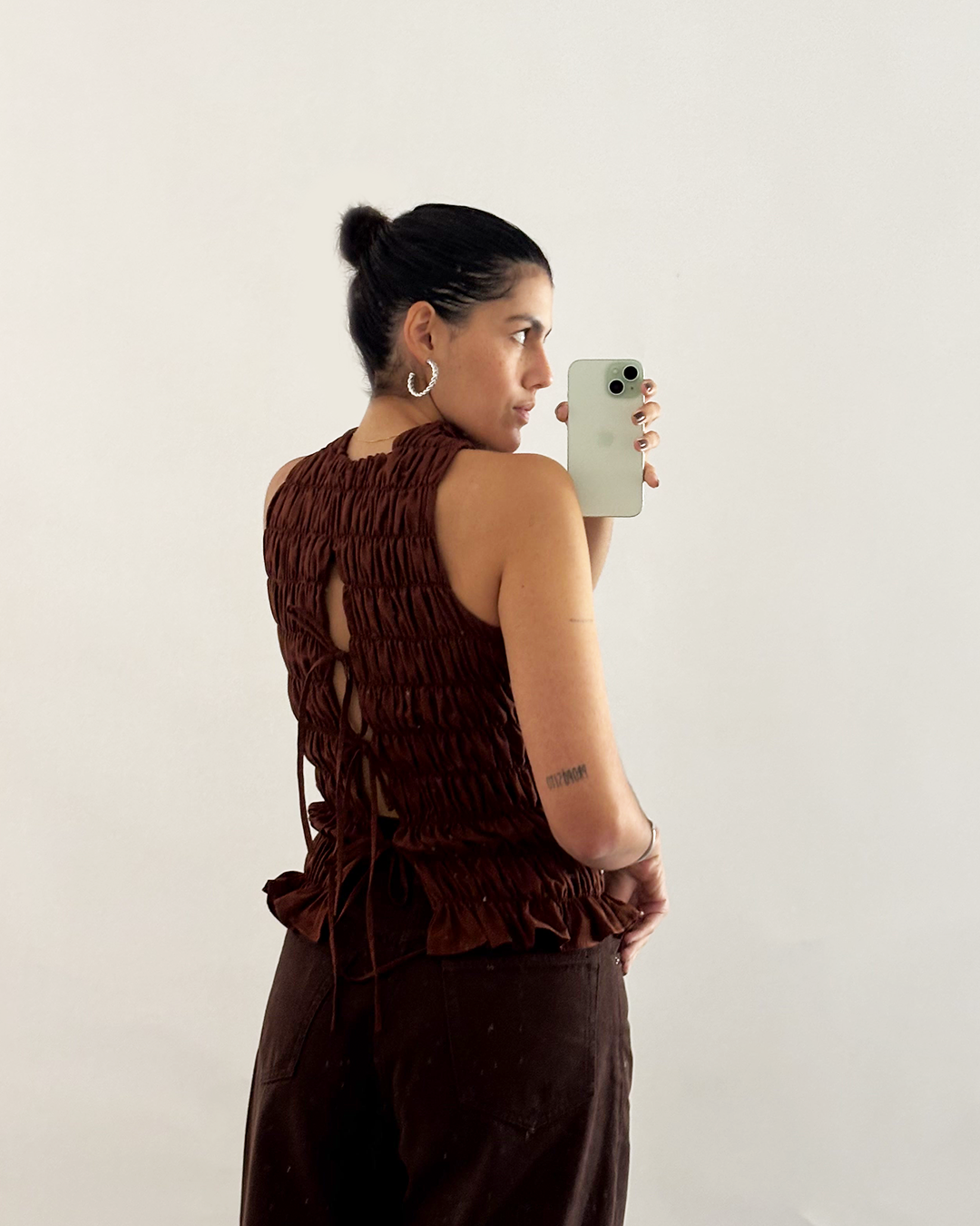 blusa folia marrom