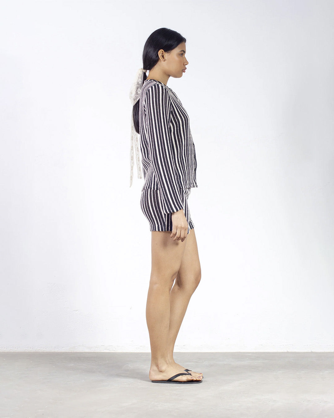 shorts curto crochê preto