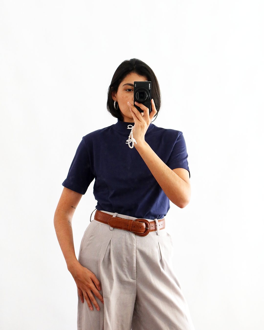 camiseta gola alta marinho