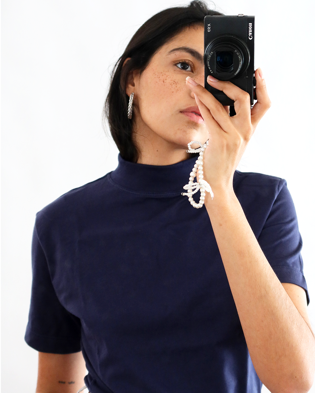 camiseta gola alta marinho