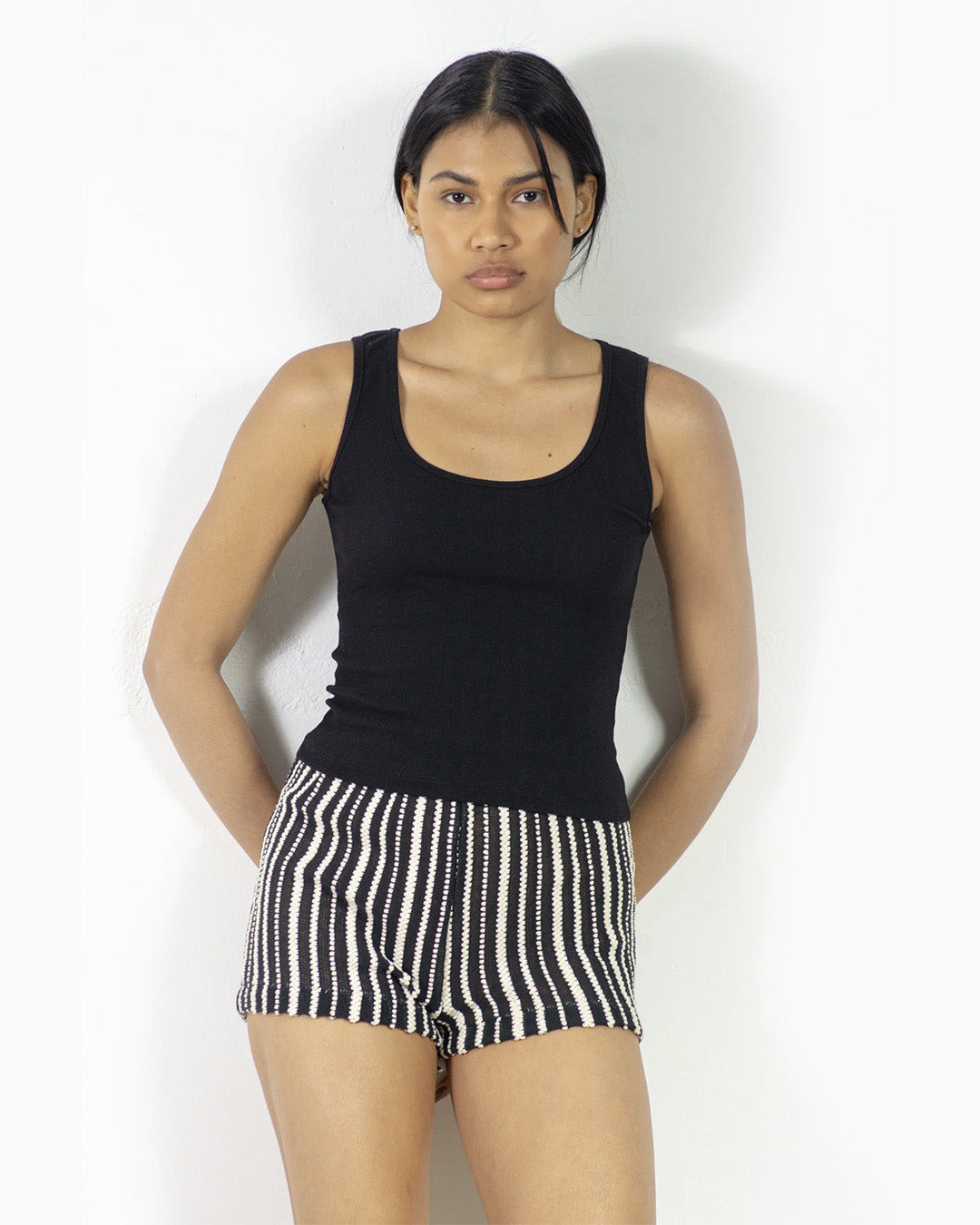 shorts curto crochê preto