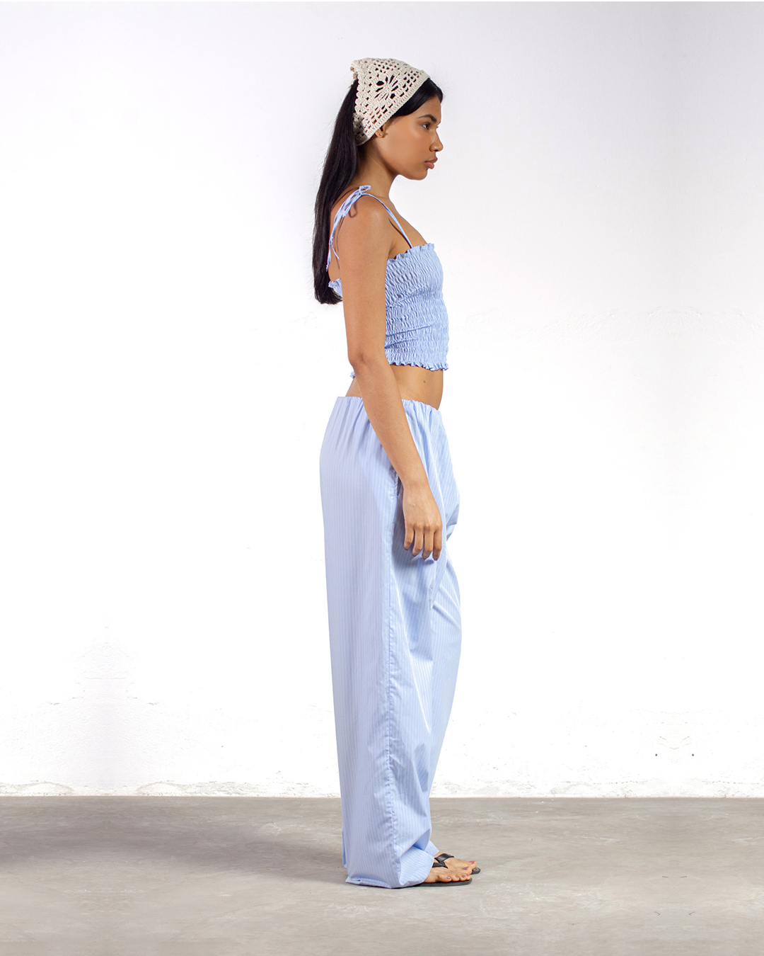 calça franzida azul