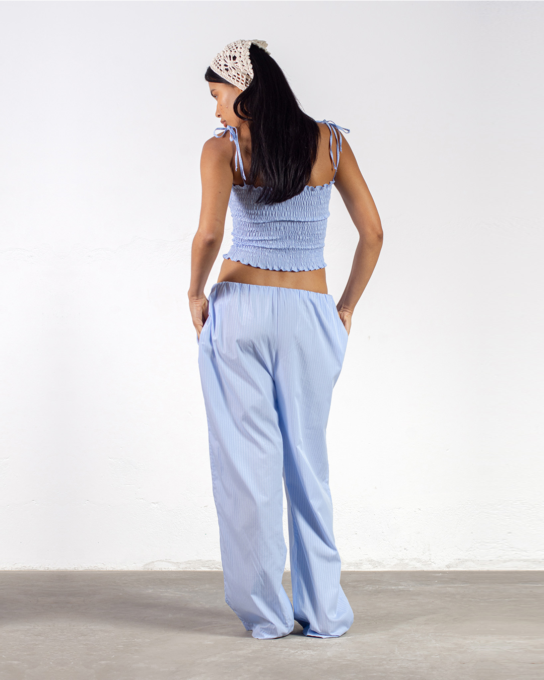 calça franzida azul