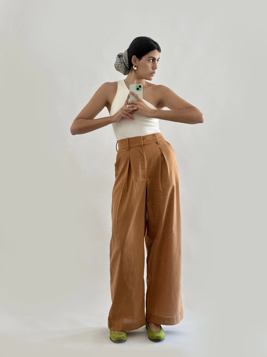 calça Layse caramelo