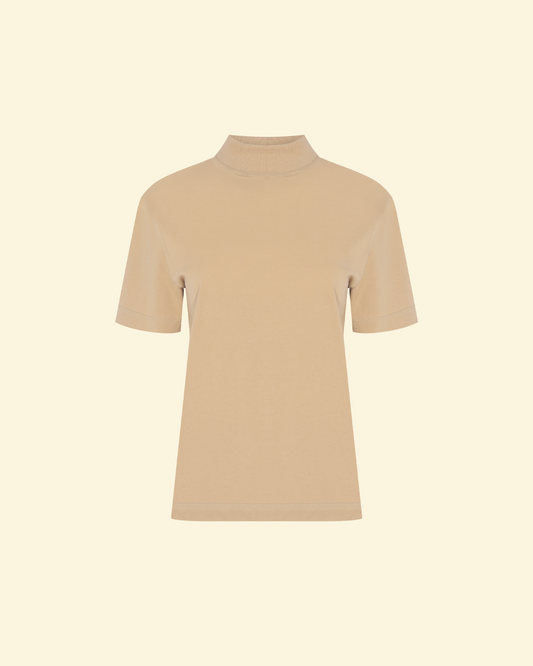 camiseta gola alta bege