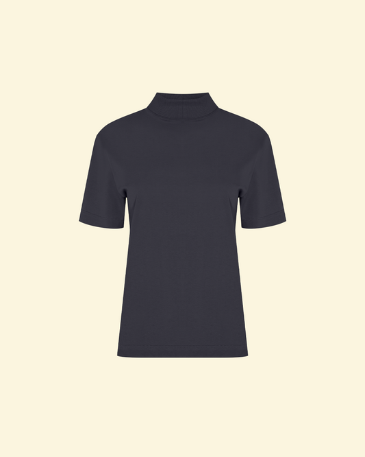 camiseta gola alta preta