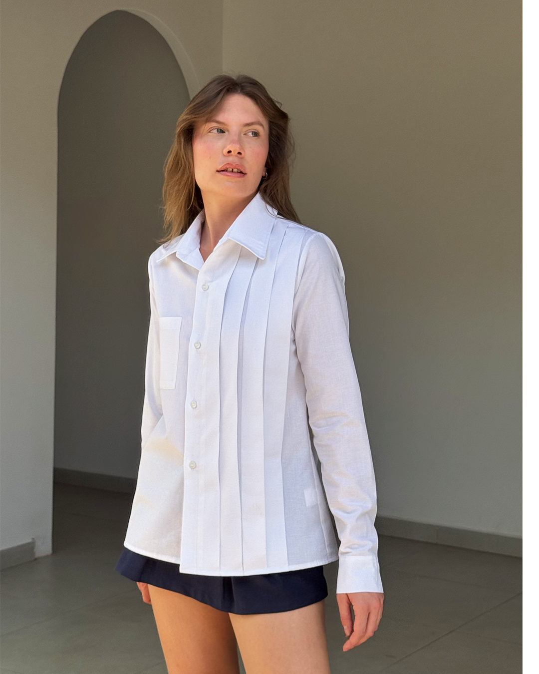 camisa pregueada branca