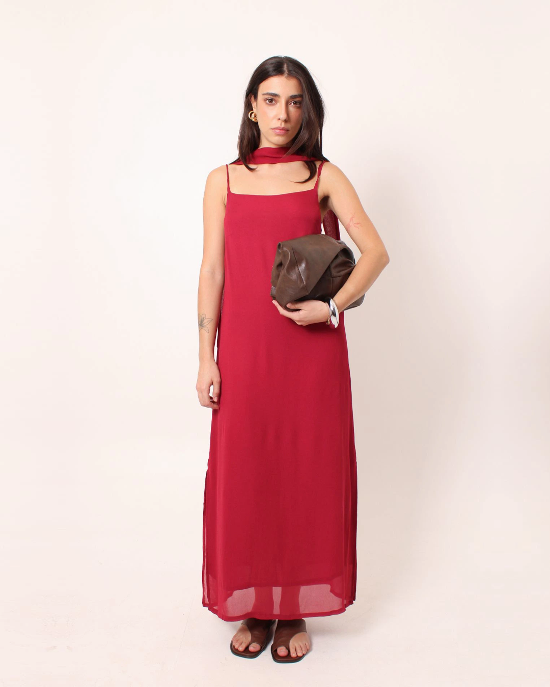 vestido longo decote reto cereja