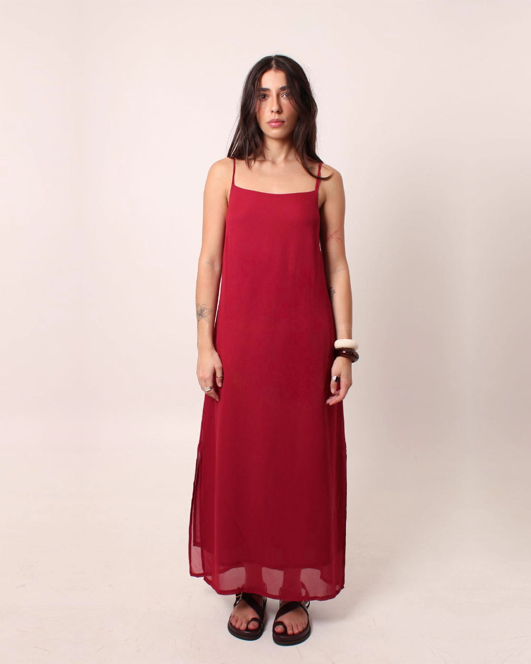 vestido longo decote reto cereja