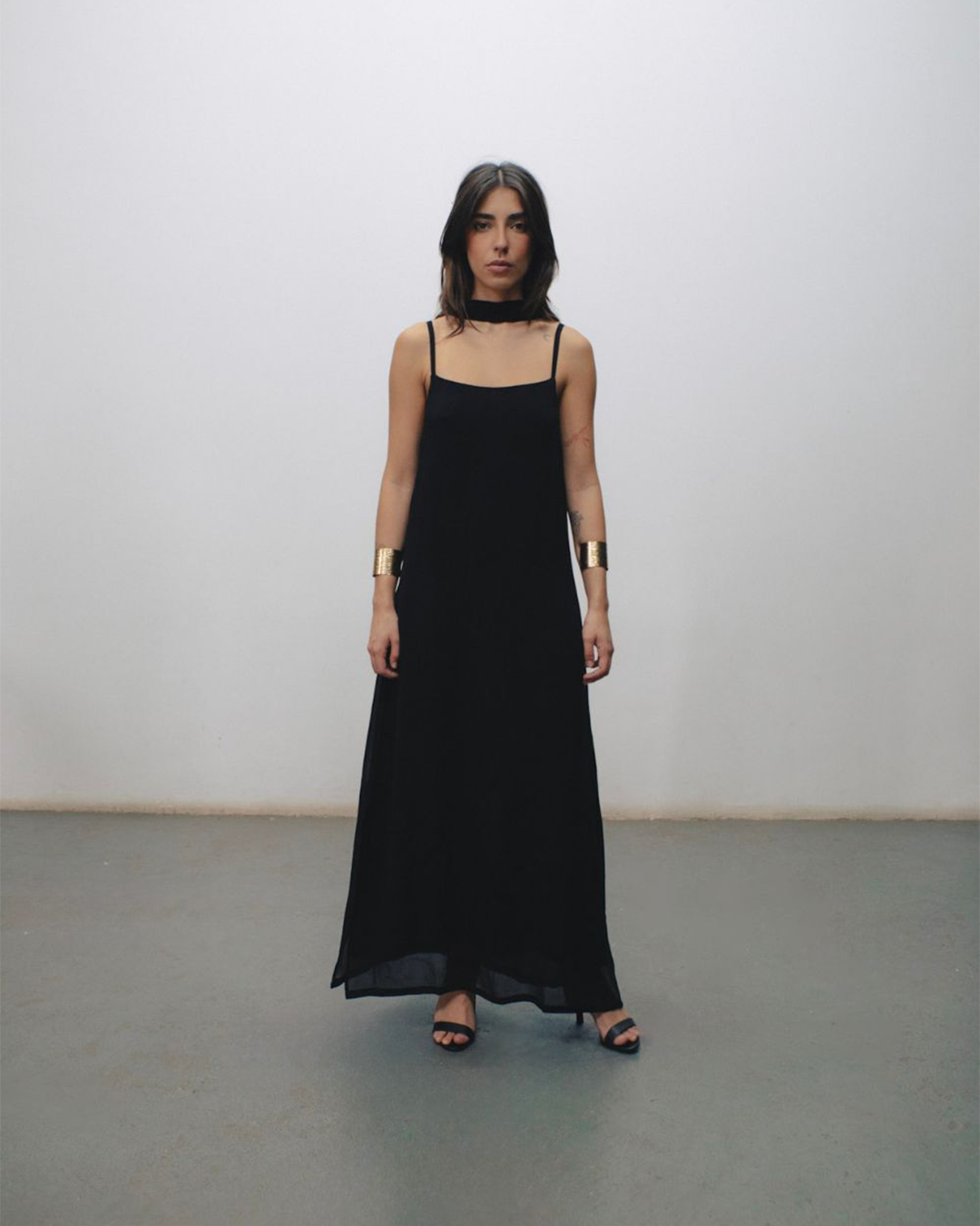 vestido longo decote reto preto