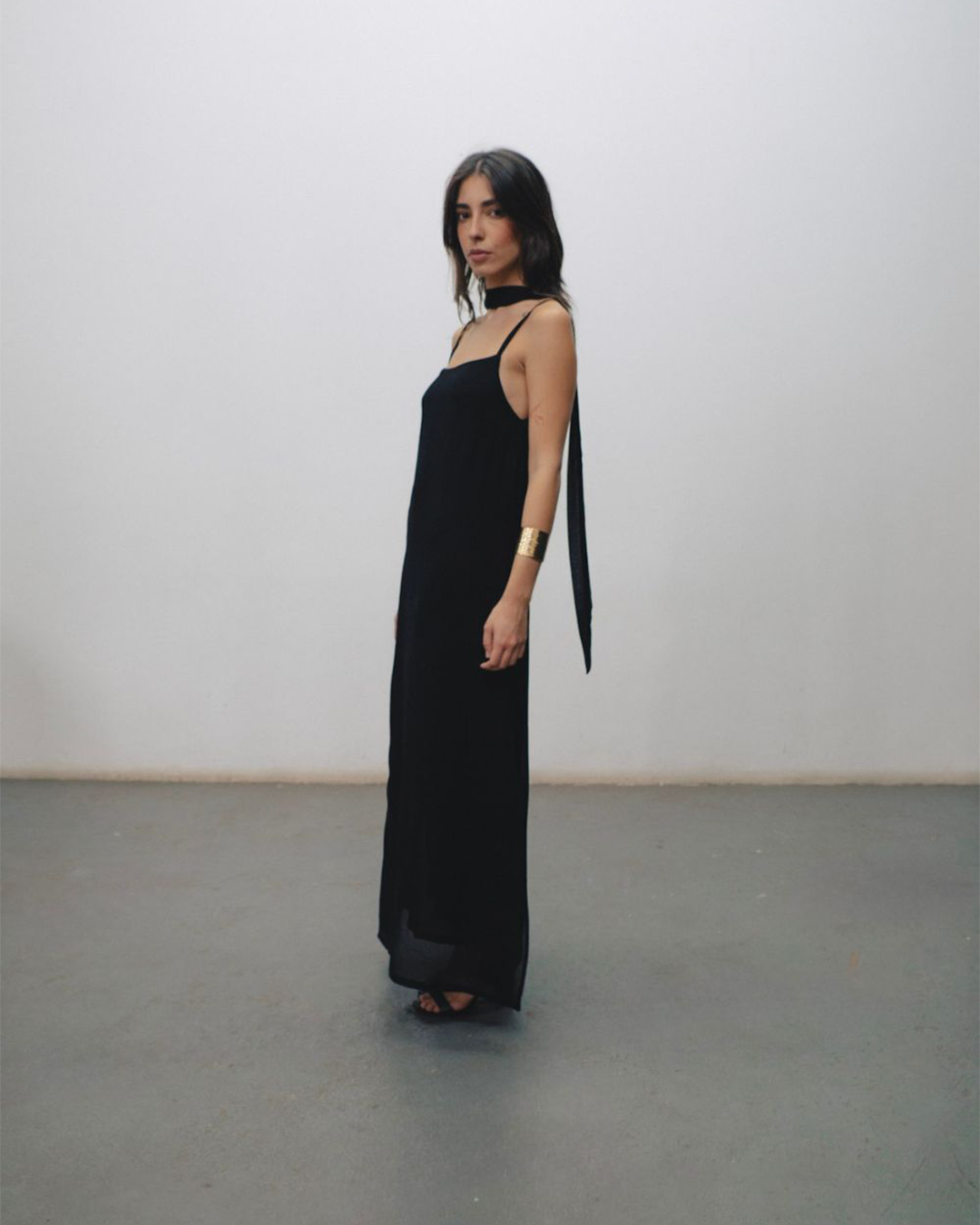 vestido longo decote reto preto